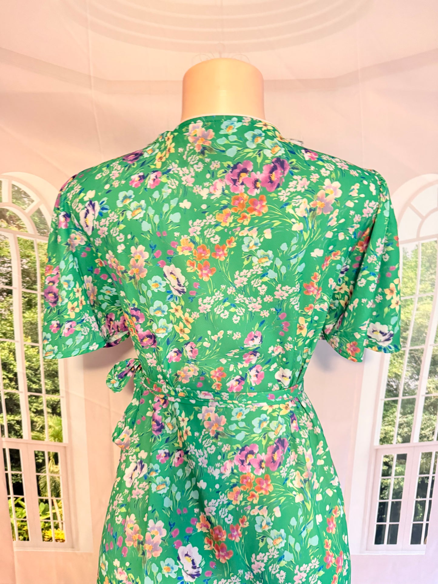 LaRogue Green Meadow wren Floral wrap dress Sz M