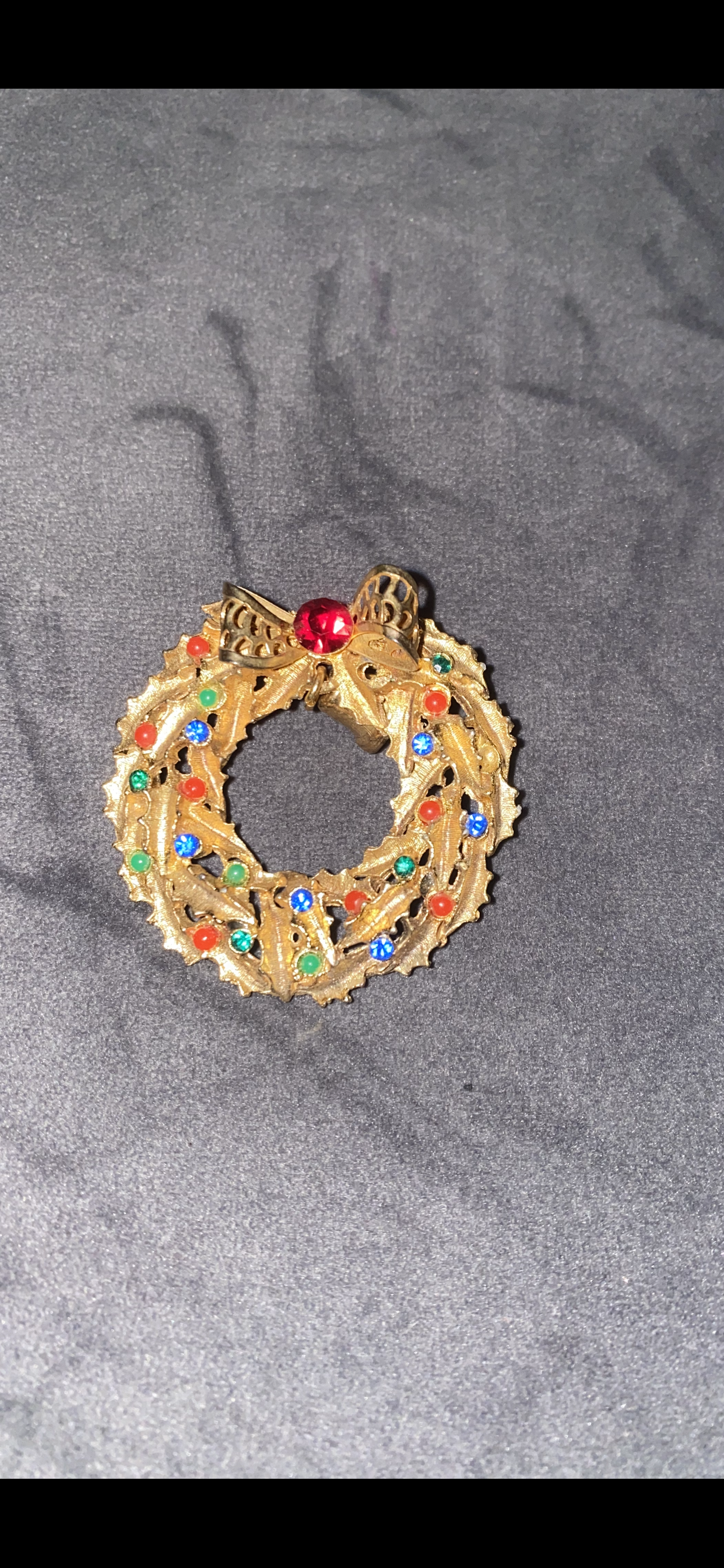040822 Festive Broach