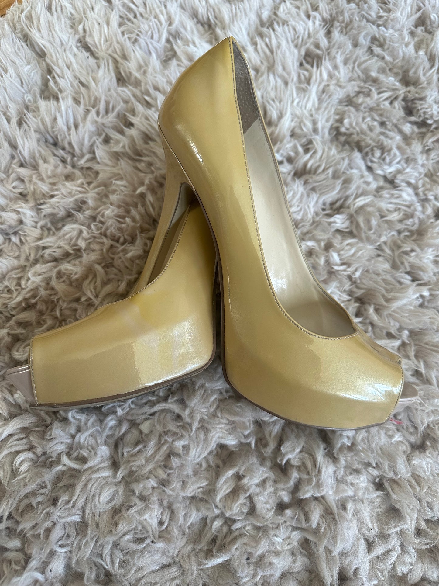 Preloved Enzo patent leather platform pump sz 11