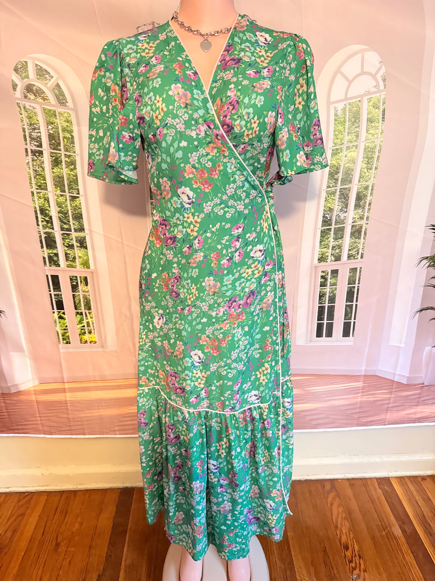 LaRogue Green Meadow wren Floral wrap dress Sz M