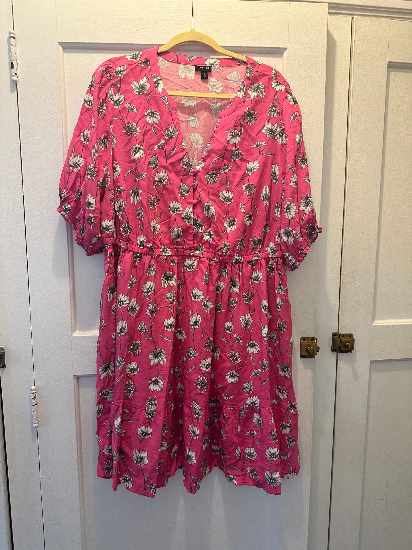 Torrid pink floral puff sleeve tiered dress sz 2X