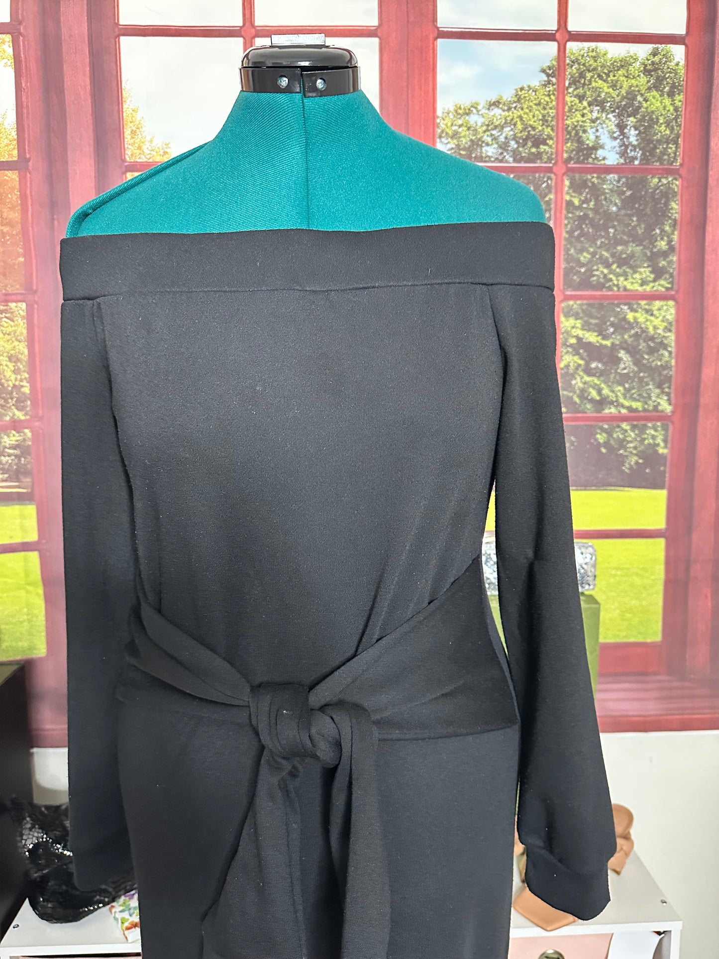 Soprano black off-shoulder dress sz L