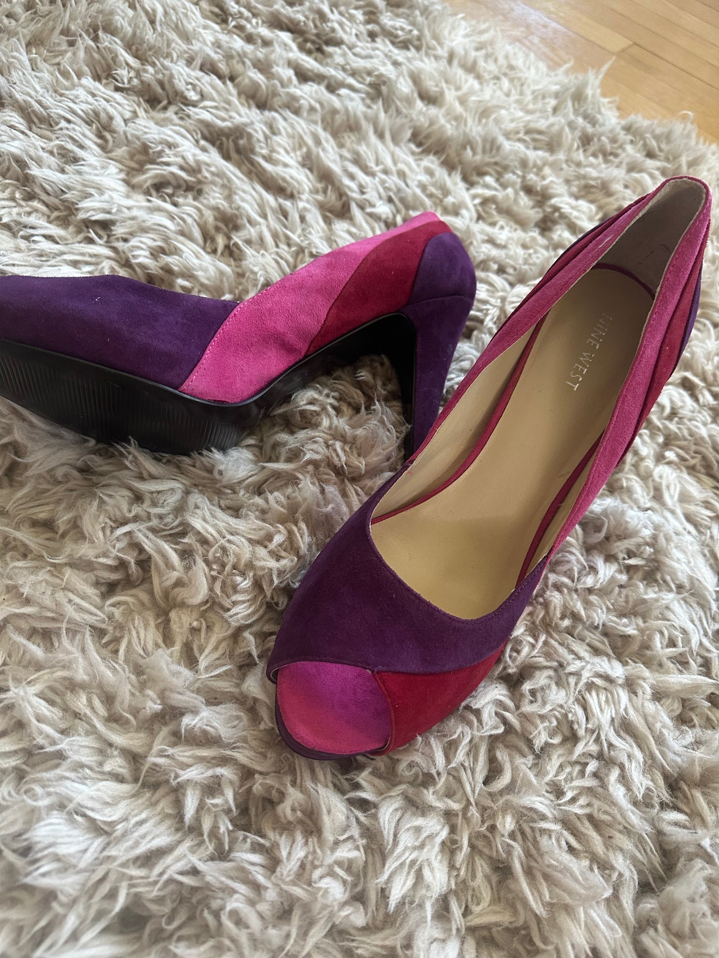 Nine West pink/purple open toe suede pumps sz 11