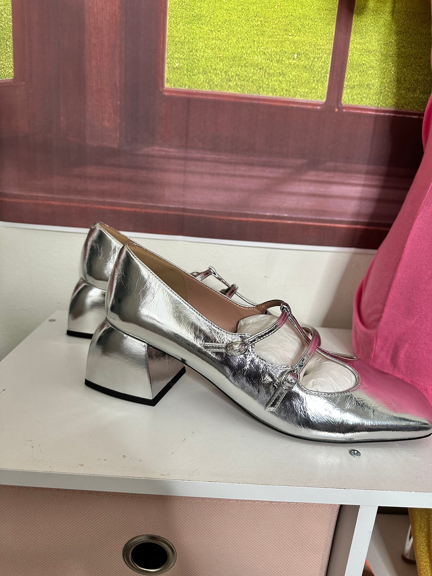 Linea Paolo Maurice Silver Maryjane Style Shoes sz 11