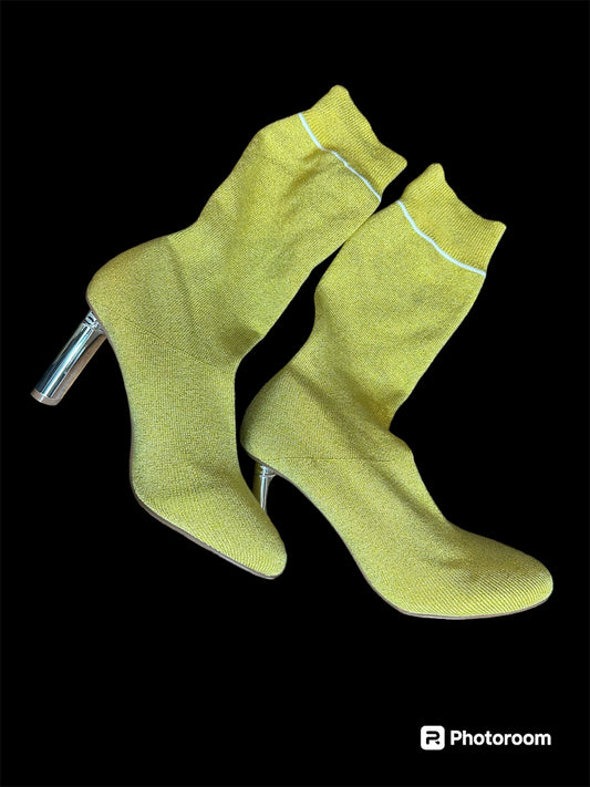 Yellow sock boots sz 7