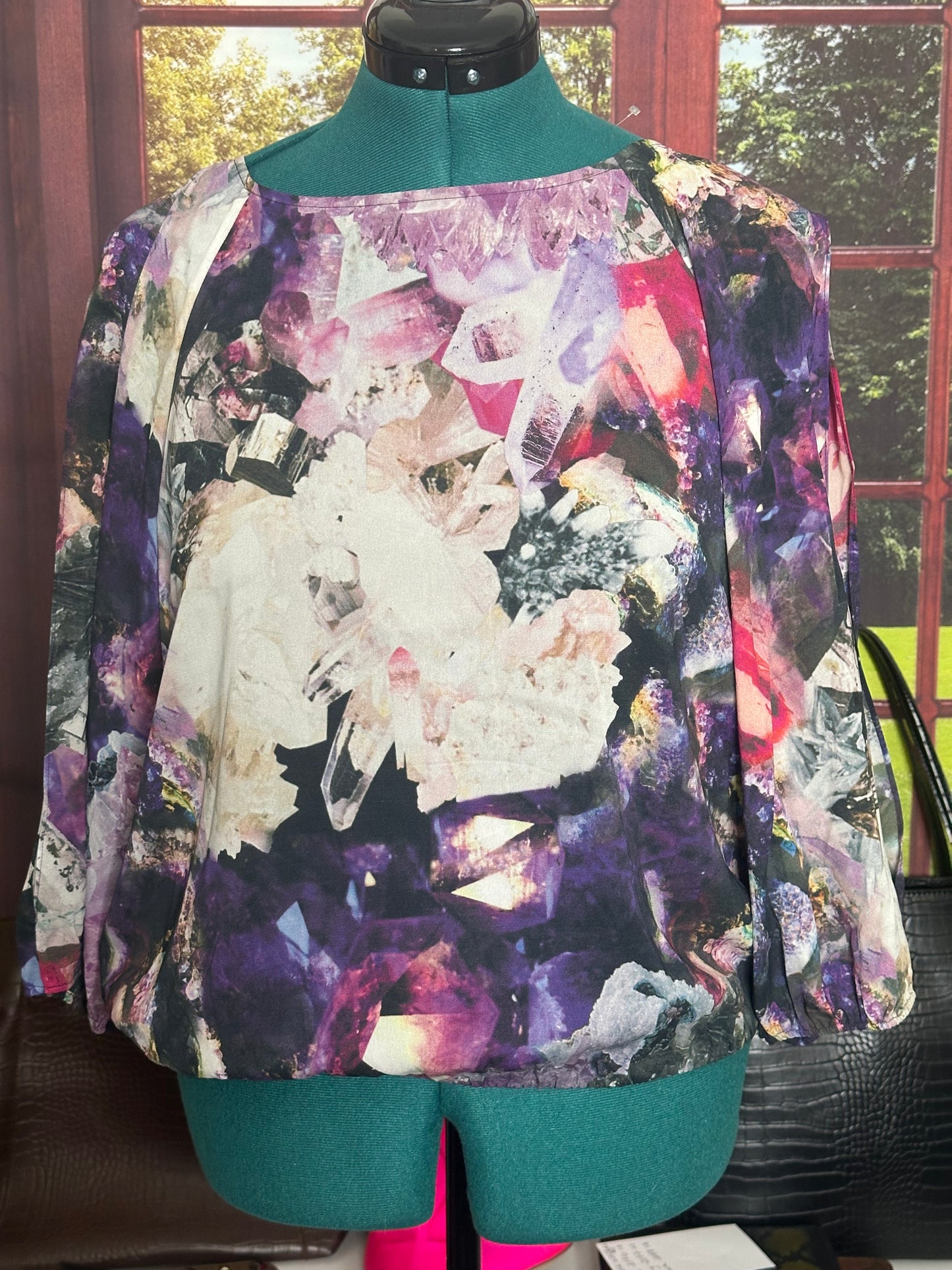 Alice + Olivia Purple print split sleeves blouse sz L