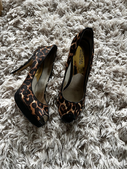 Preloved Michael Kors calf skin platform open toe pump sz 9.5