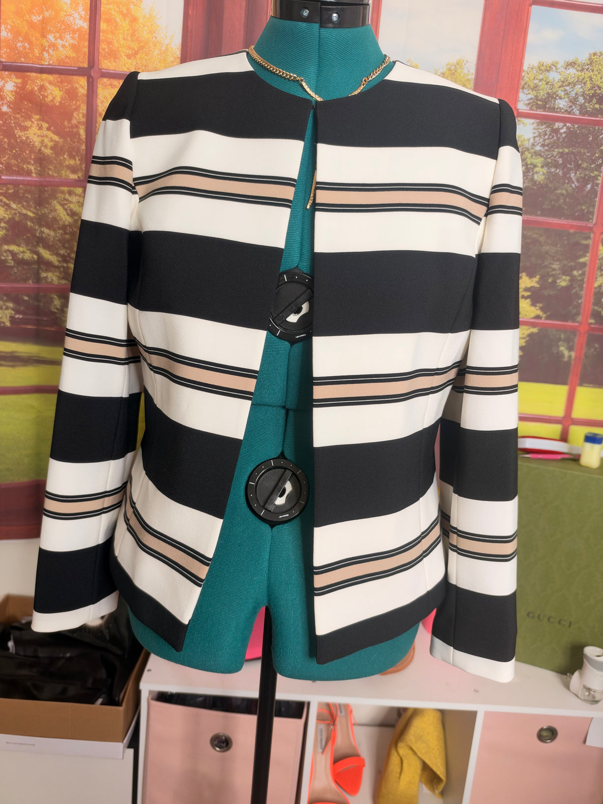 Tahari blazer sz 8