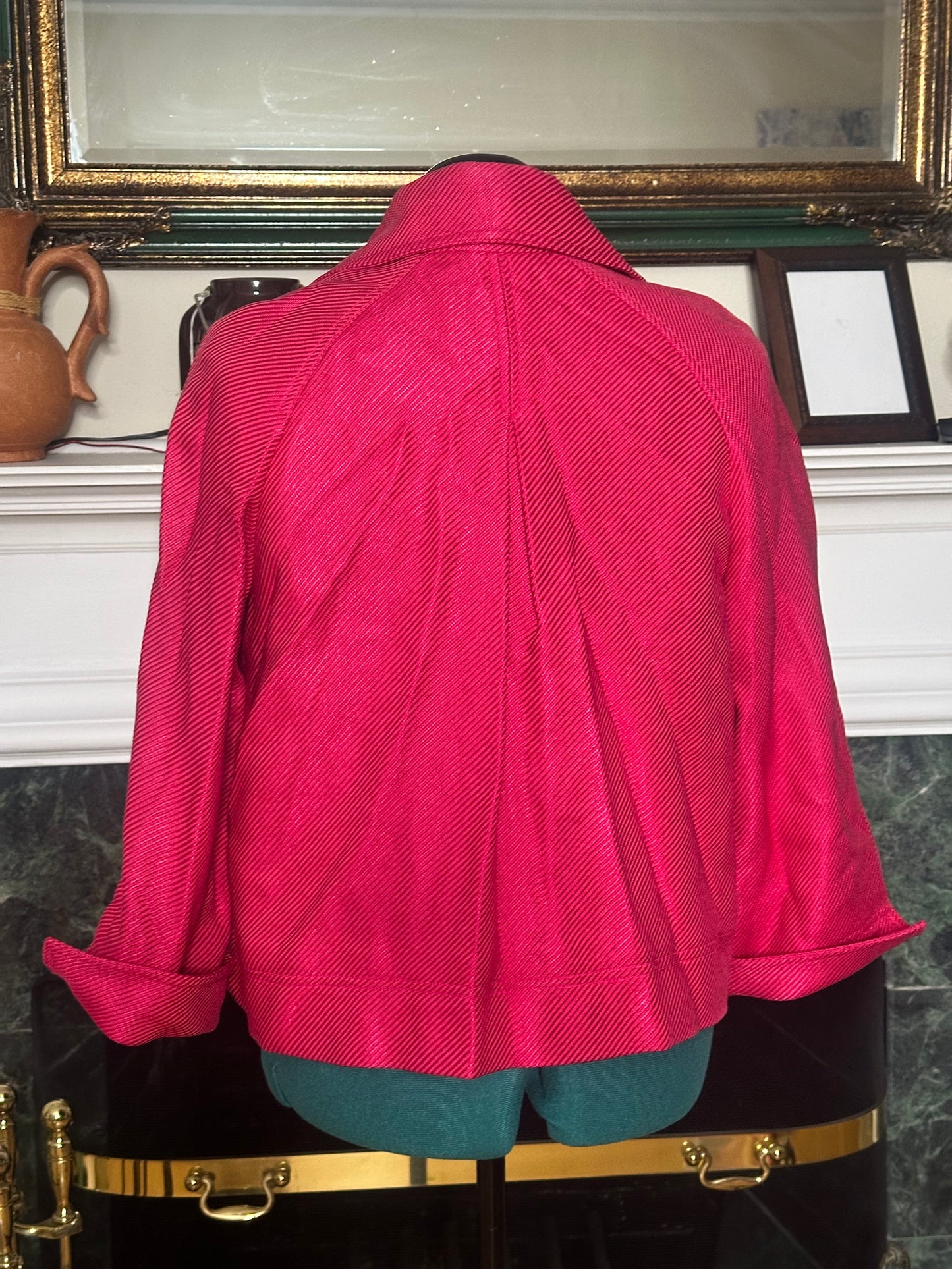 657-Ellen Tracy Fuschia Blazer sz 10 fits 12