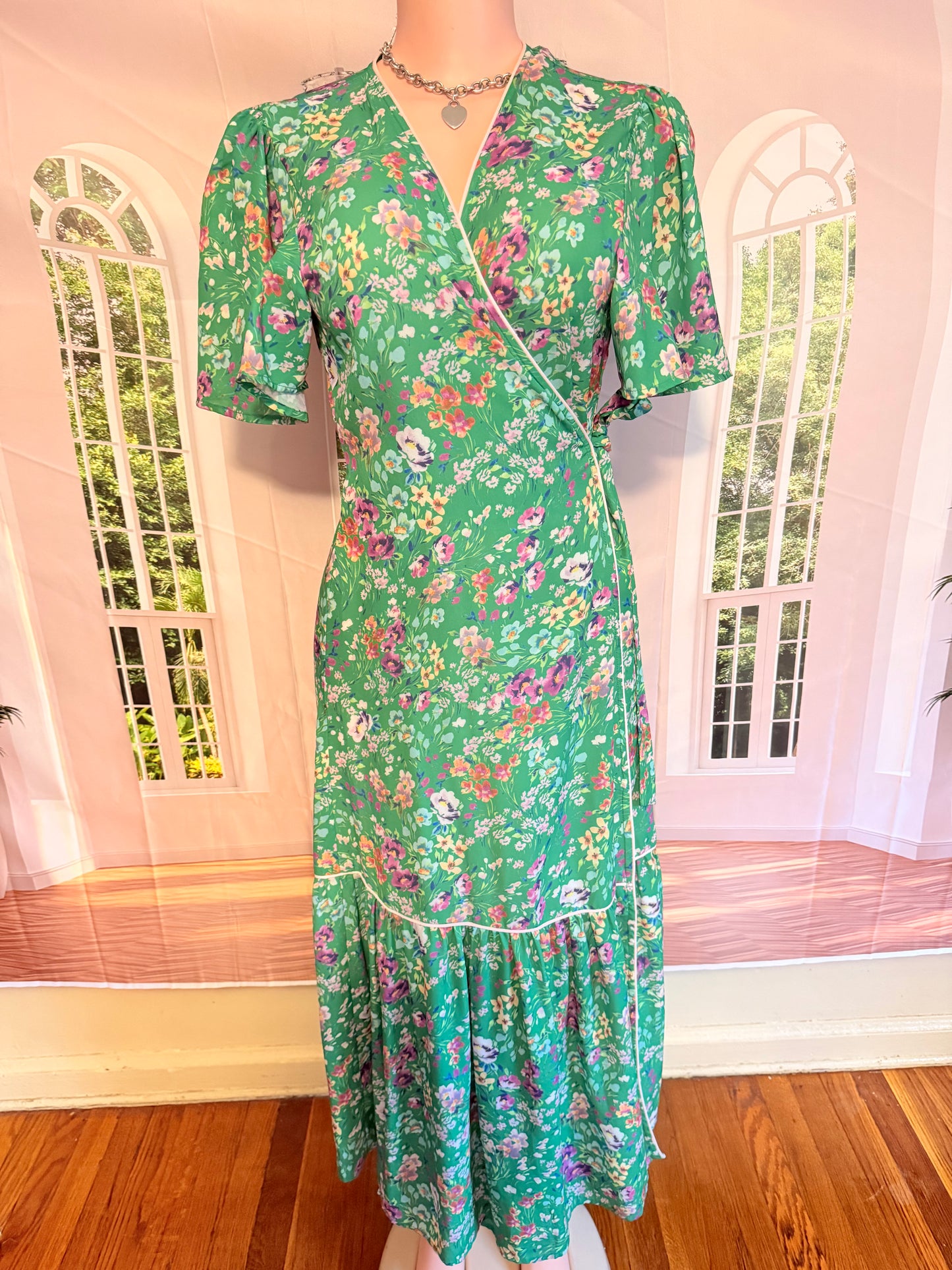 LaRogue Green Meadow wren Floral wrap dress Sz M