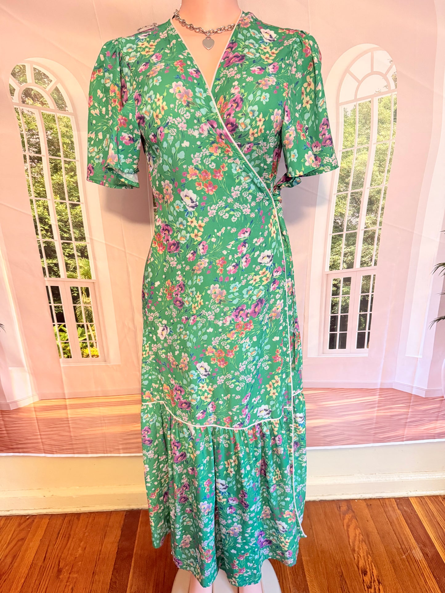 LaRogue Green Meadow wren Floral wrap dress Sz M