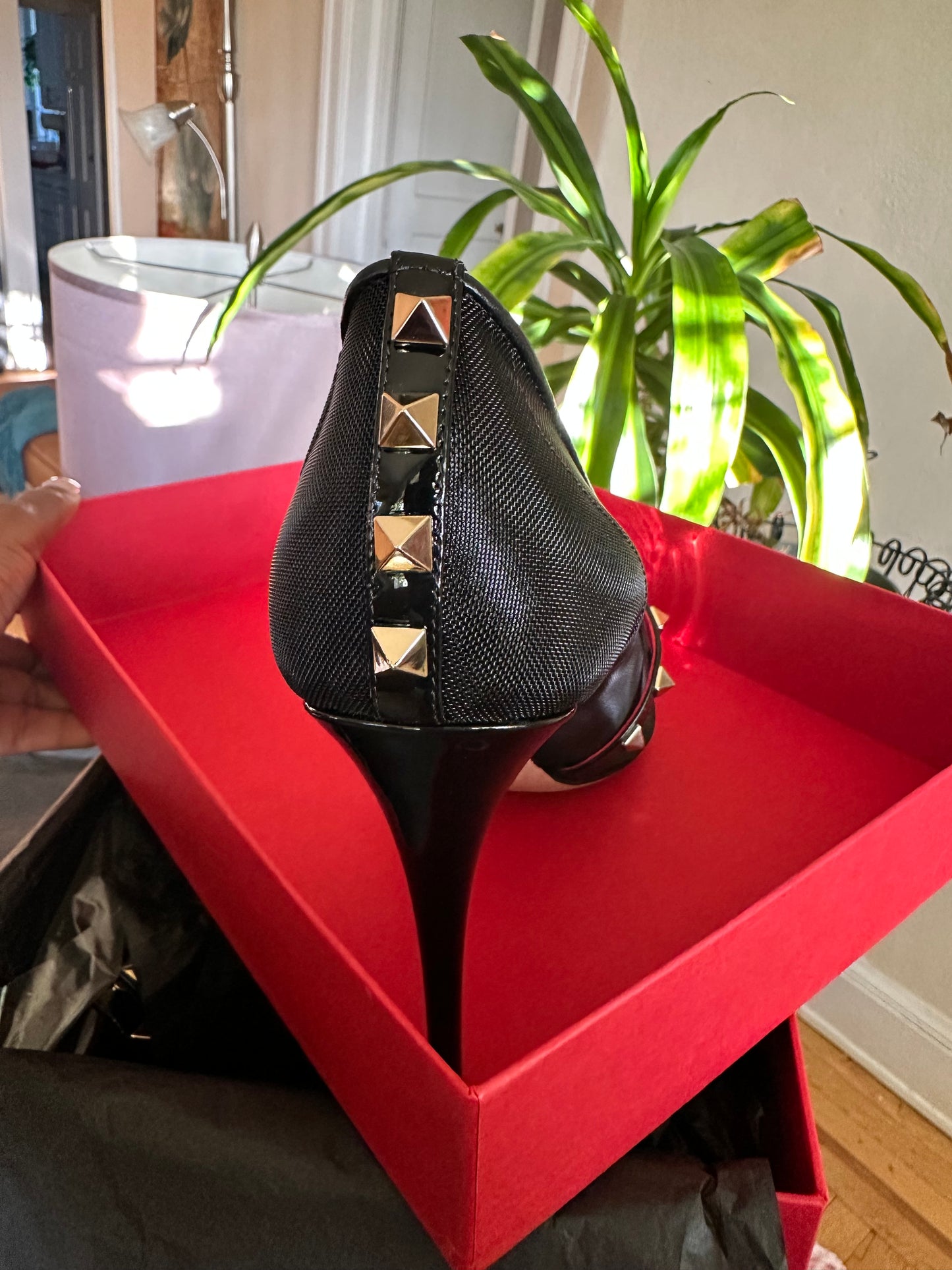 NIB Valentino Garavani Rockstud Alcove 100mm Pump sz 42