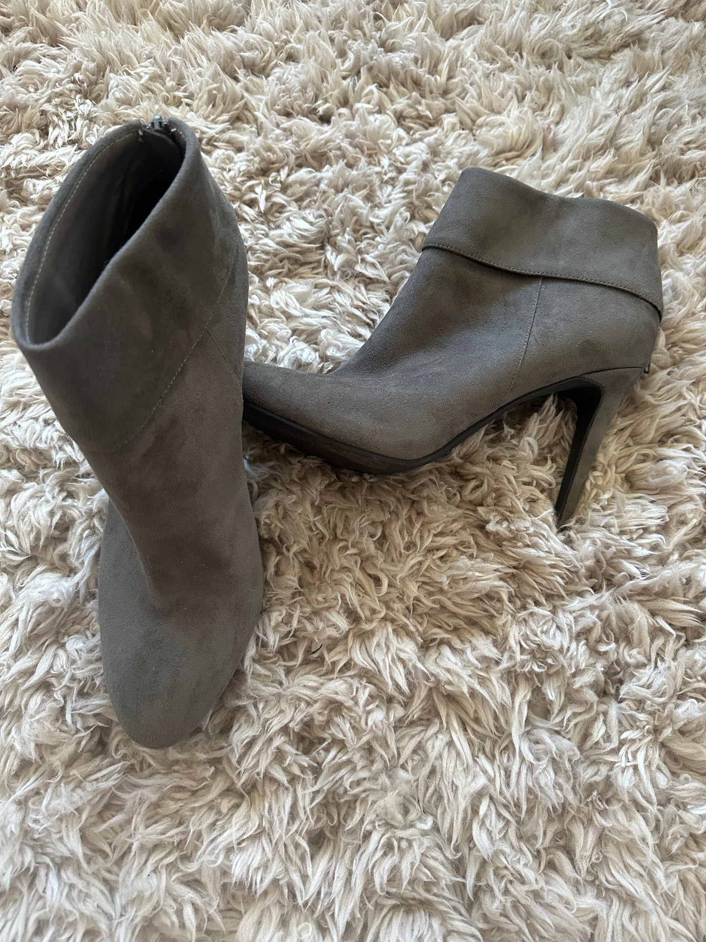 Grey suede bootie sz 11 4" heel *Disclaimer see pic