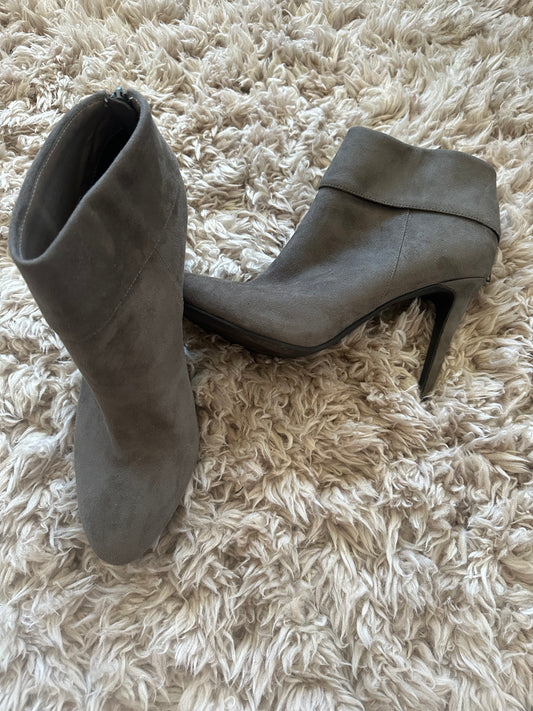 Grey suede bootie sz 11 4" heel *Disclaimer see pic