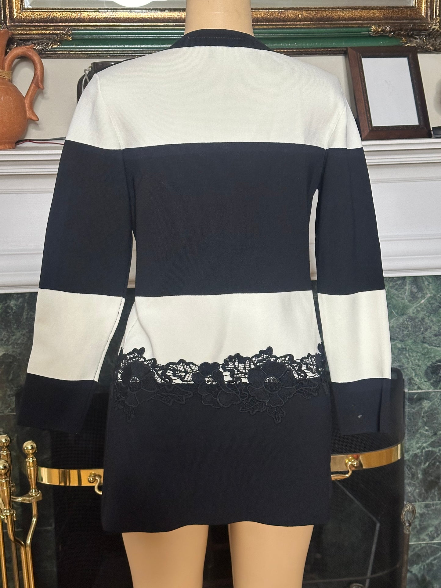 Luii Blk/Cream knit cardigan w/ Lace trim sz s/m Pit 16"