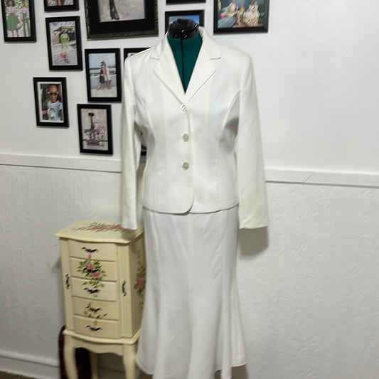 MetroStyle White suite Sz 12P