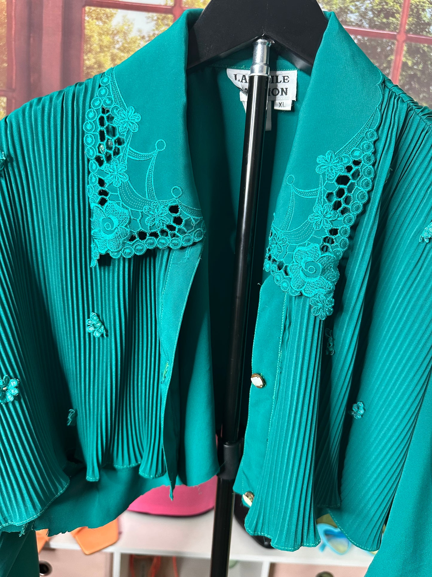 La Beile Cropped Long sleeve top sz XL