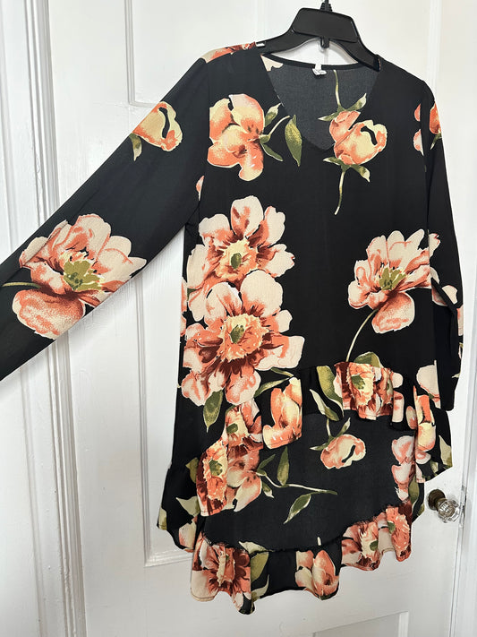 Black Floral hi/lo top sz XL
