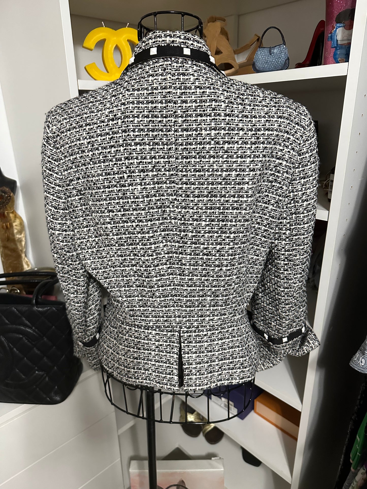 1206 BeBe B/W blazer  W/Studs  Sz 10