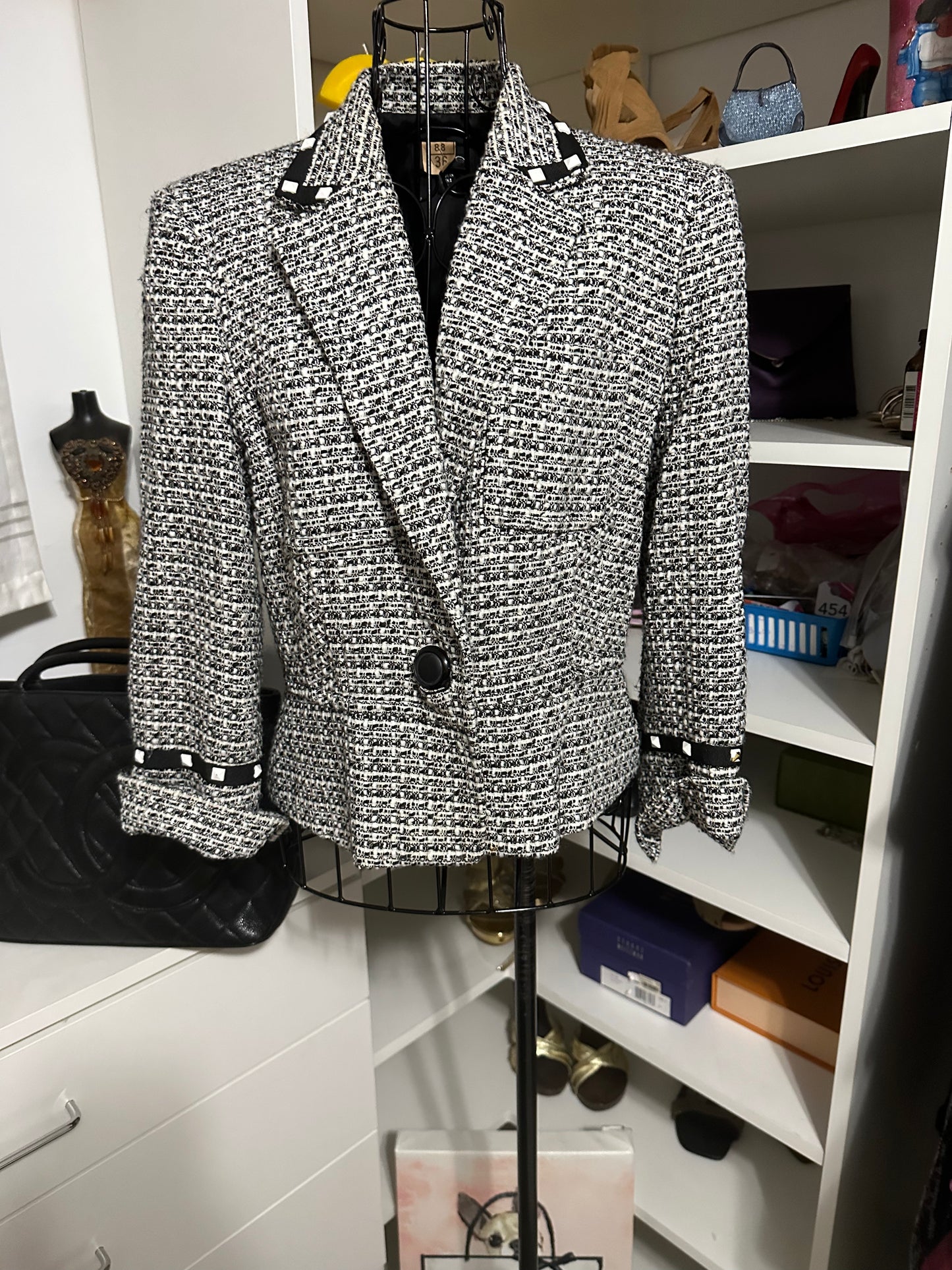 1206 BeBe B/W blazer  W/Studs  Sz 10