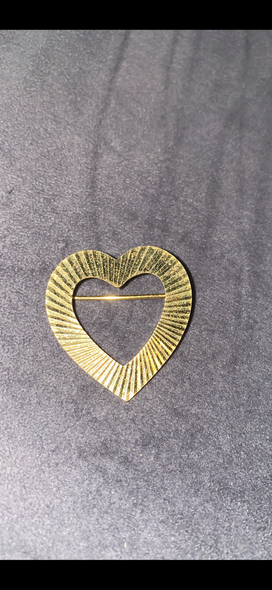 040822 Heart Pin