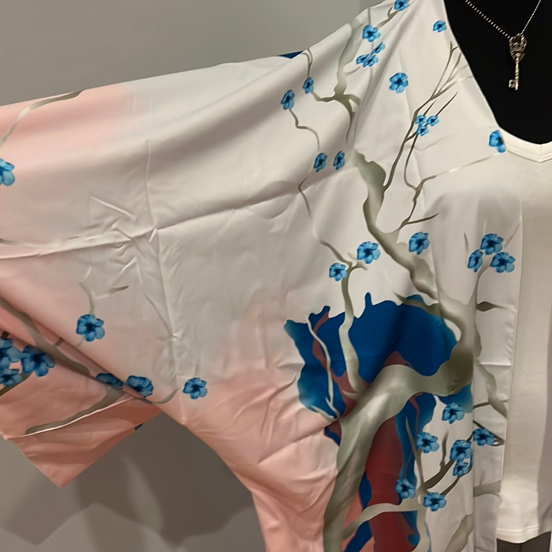 Kimono NWT flowers blue & pink