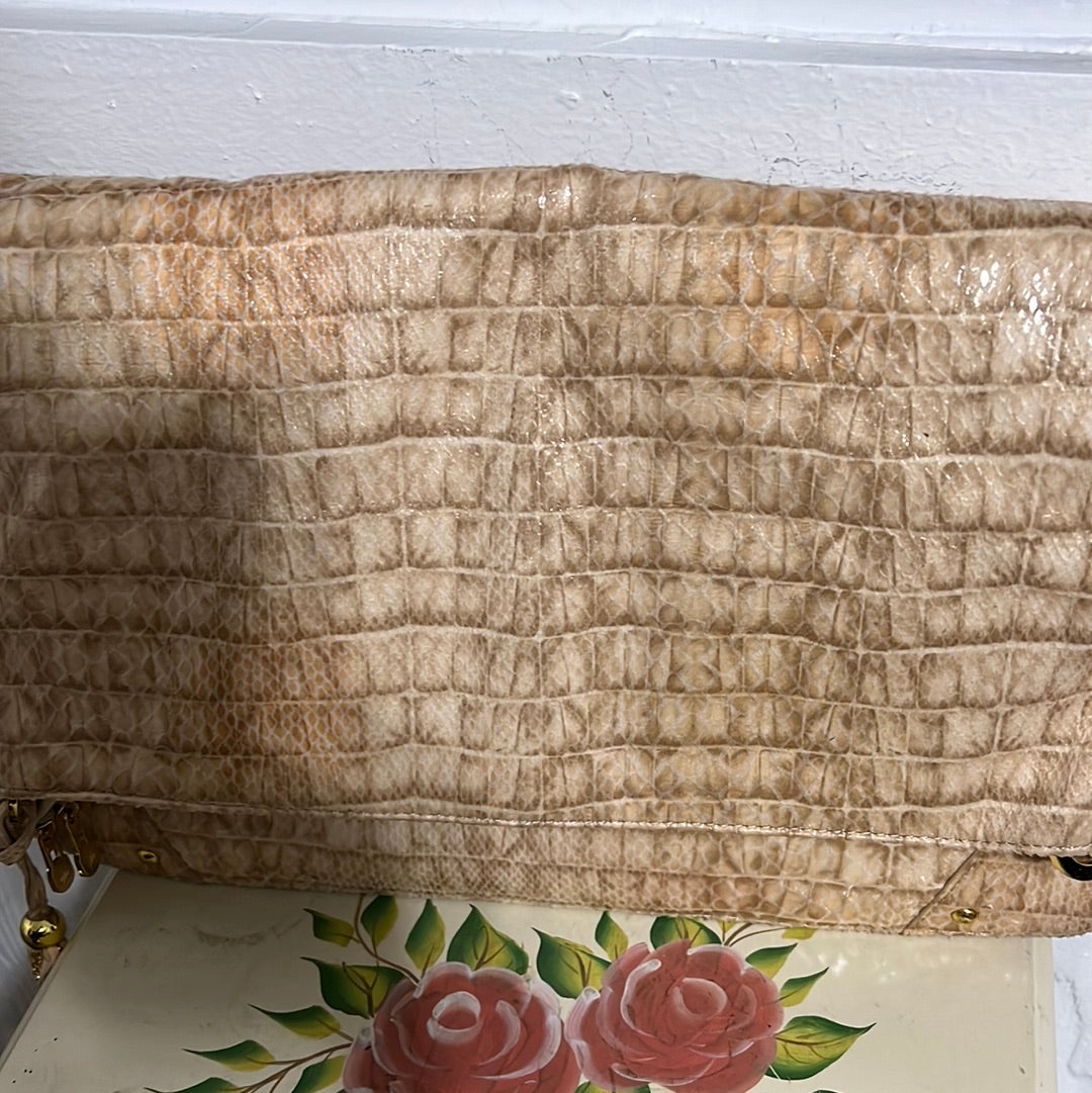 10.31 NO LABEL GOLD PURSE W/ADORNMTS