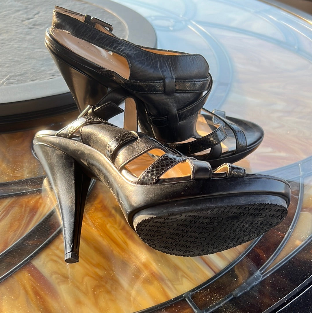 Pre Loved Blk Sz 10 sandals