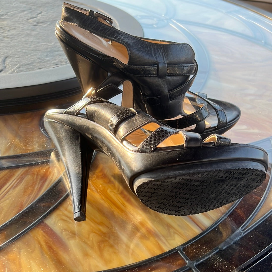 Pre Loved Blk Sz 10 sandals