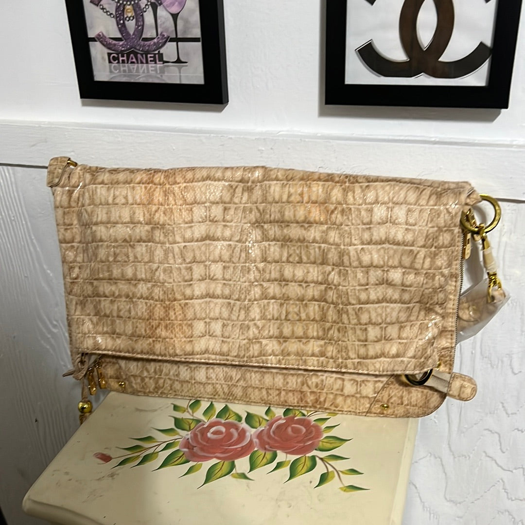 10.31 NO LABEL GOLD PURSE W/ADORNMTS