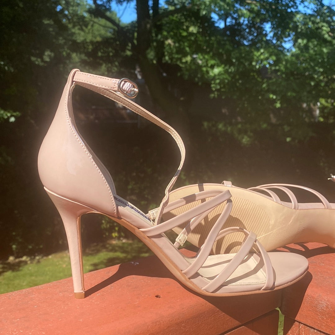 S709 NWB NINE WEST TAUPE PATENT LEATHER SANDAL SZ 11