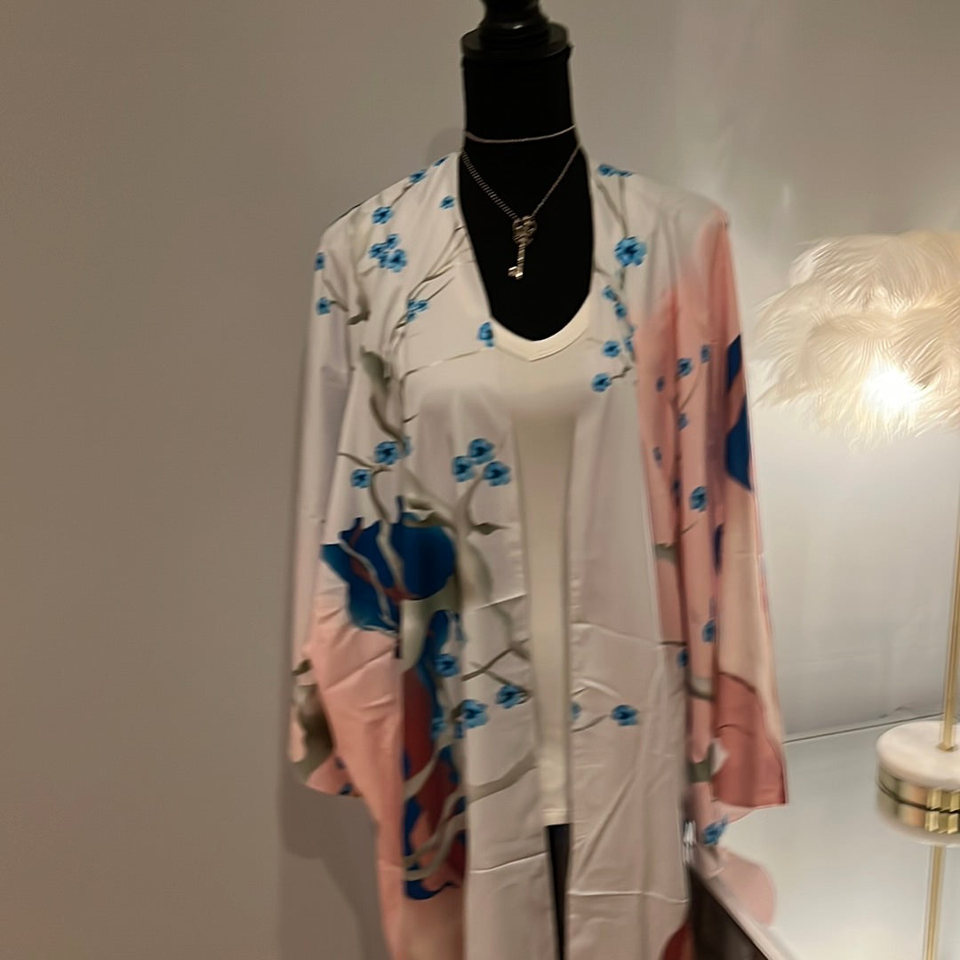 Kimono NWT flowers blue & pink