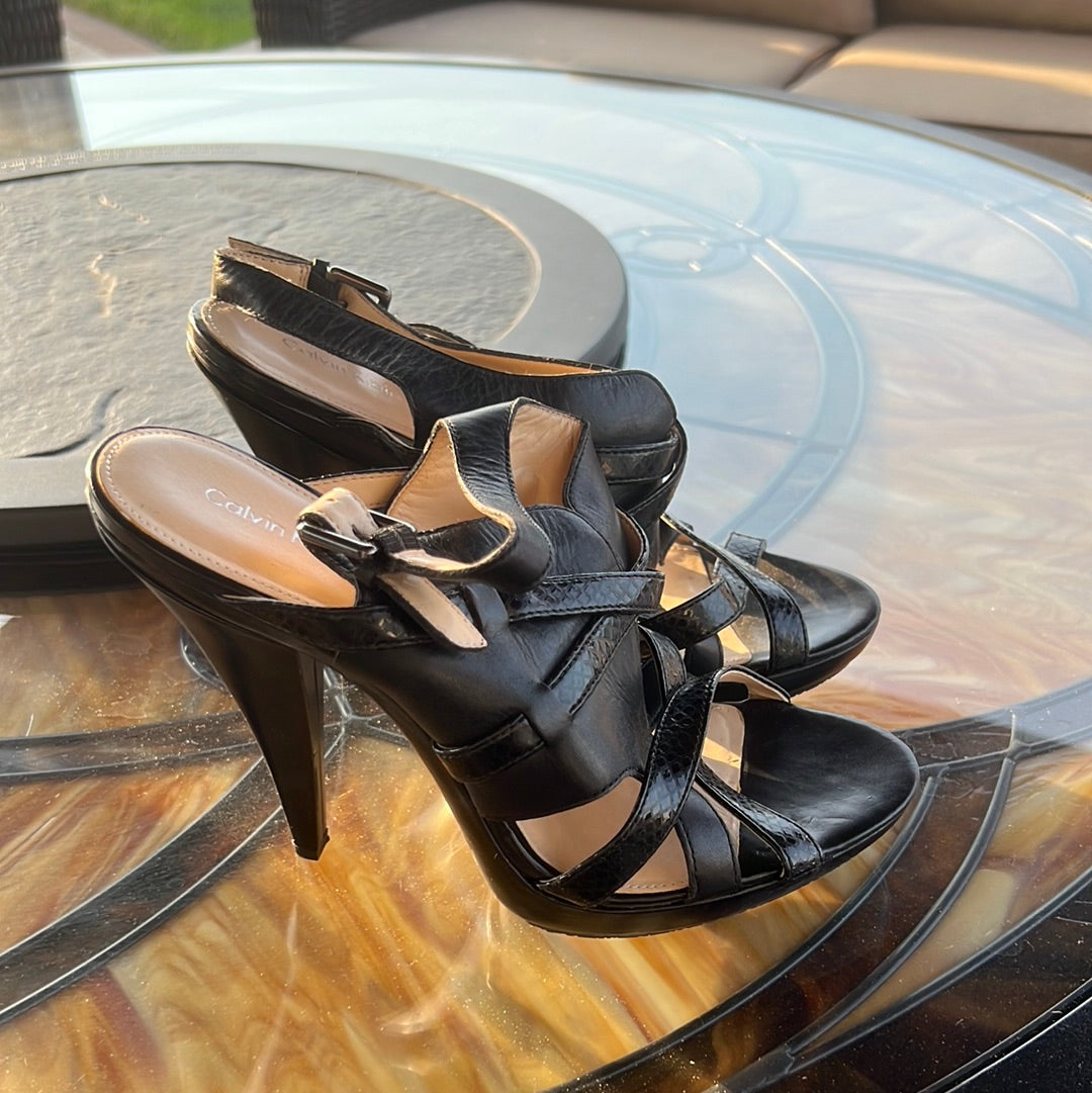 Pre Loved Blk Sz 10 sandals