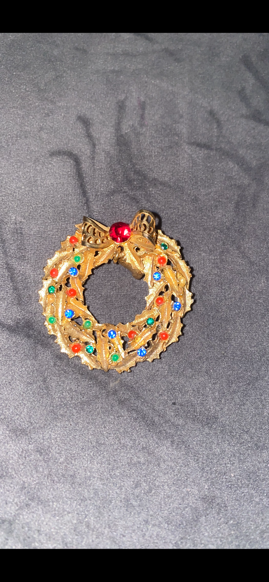 040822 Festive Broach