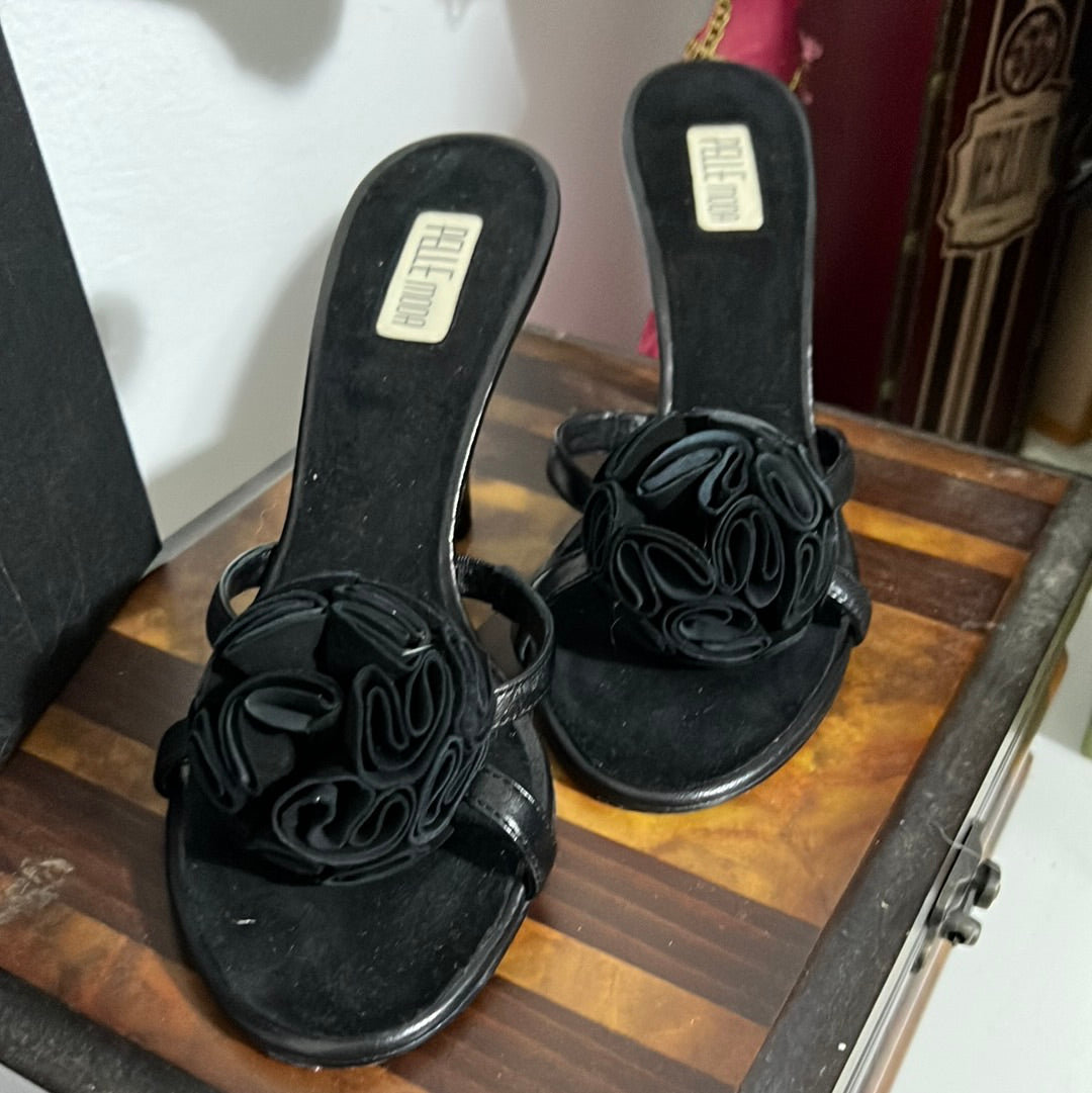 911  Mode Blk slides Sz 8