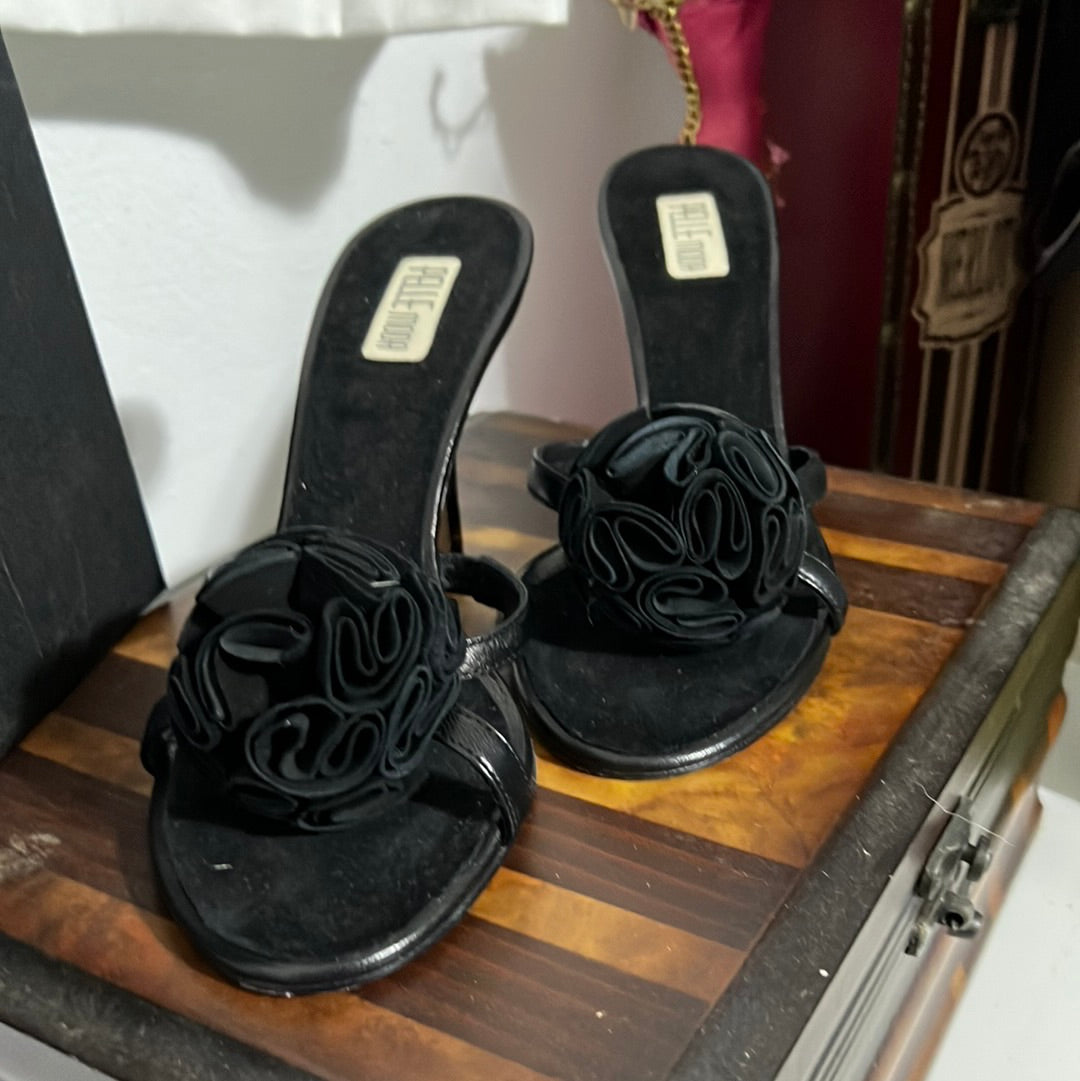 911  Mode Blk slides Sz 8